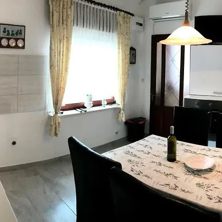 Apartment Marija Zavalatica