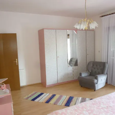 Apartment Marija Zavalatica