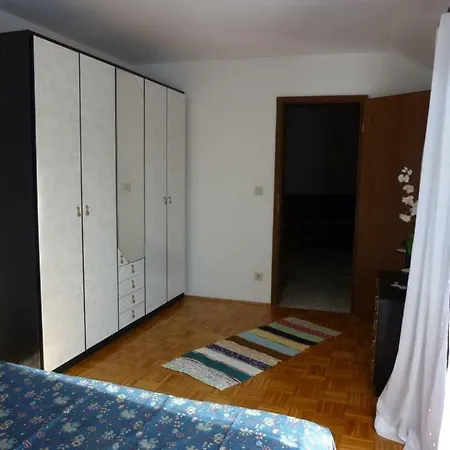 Apartment Marija Zavalatica